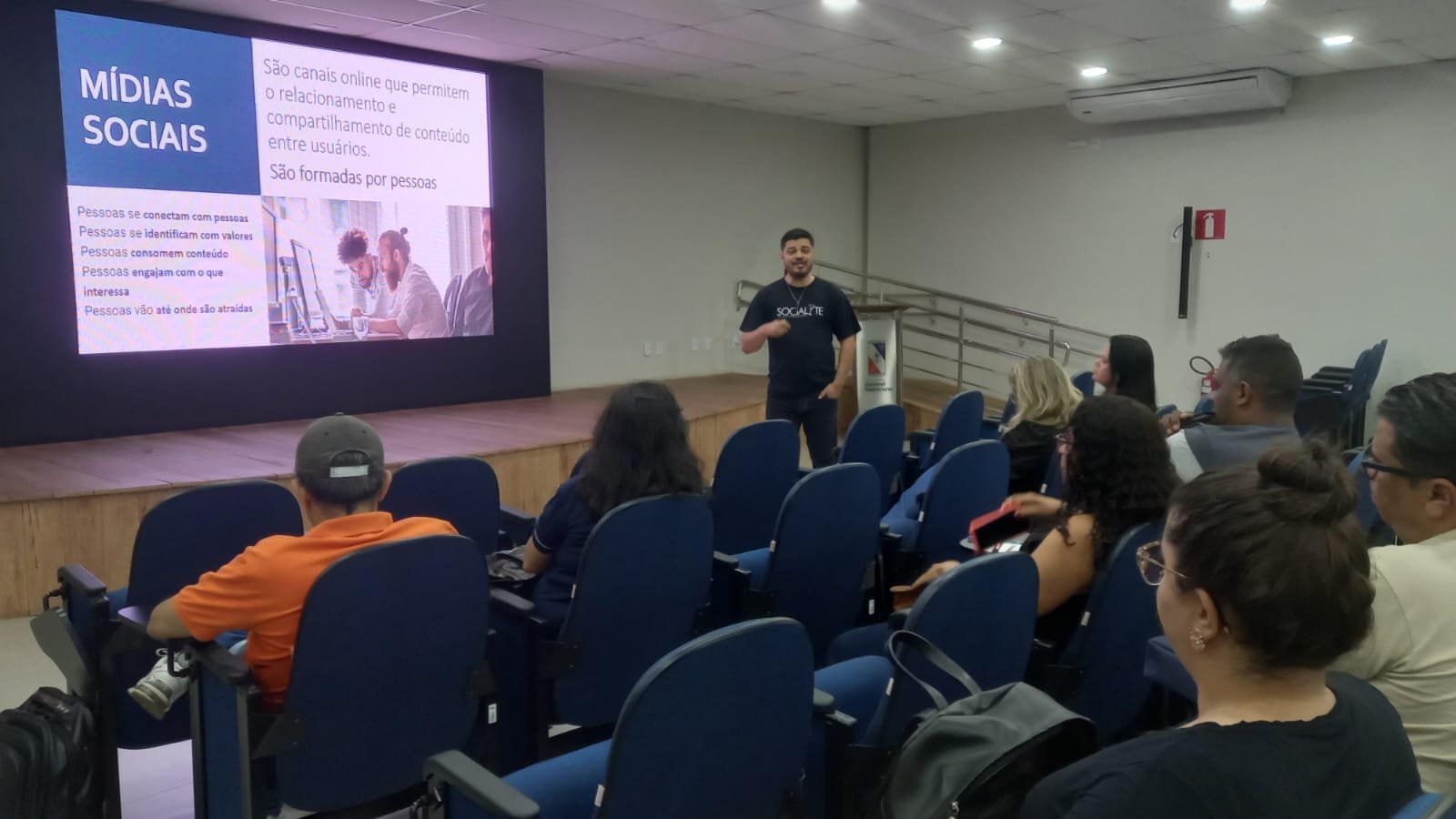 Mídia social é tema de capacitação para gestores
