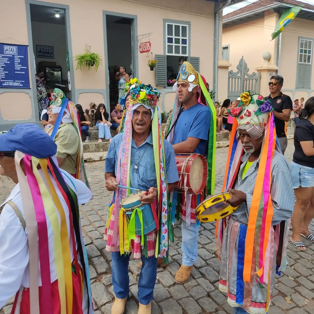 Artesãos e produtores comemoram primeiro ano da Loja Feito em Mesquita
