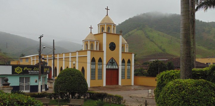 Açucena promove feira sustentável